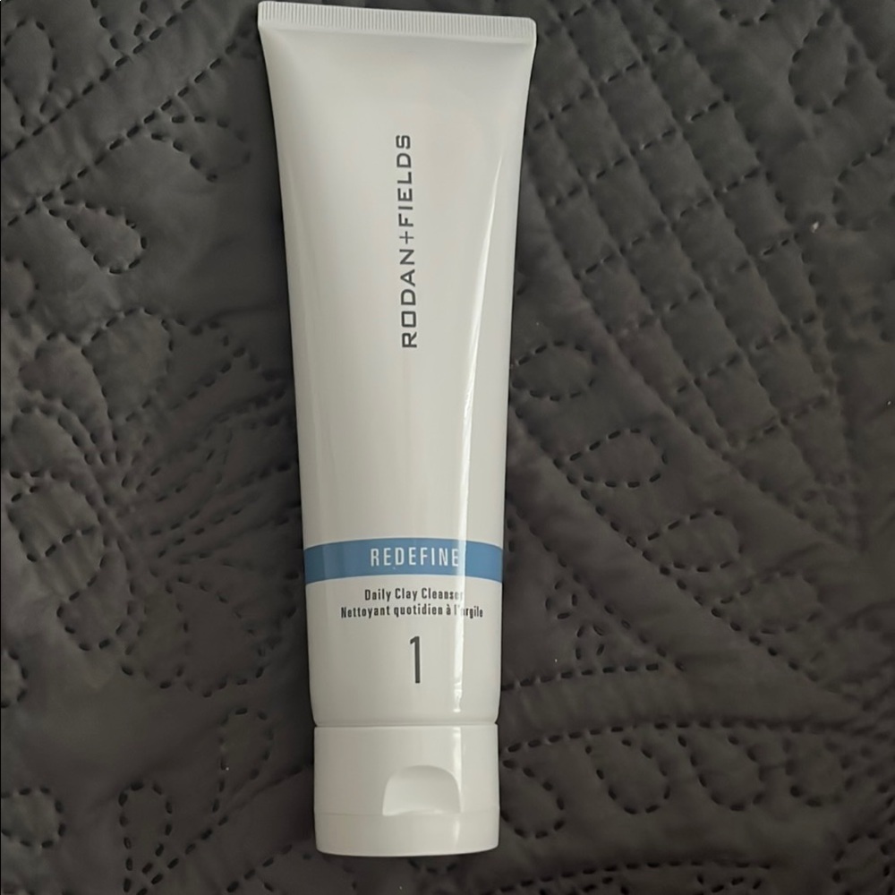 Rodan + Fields REDEFINE Clay Cleanser - White and Blue